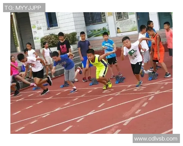 吴芳专访：从绿茵场到人生舞台的足球旅程回顾与展望